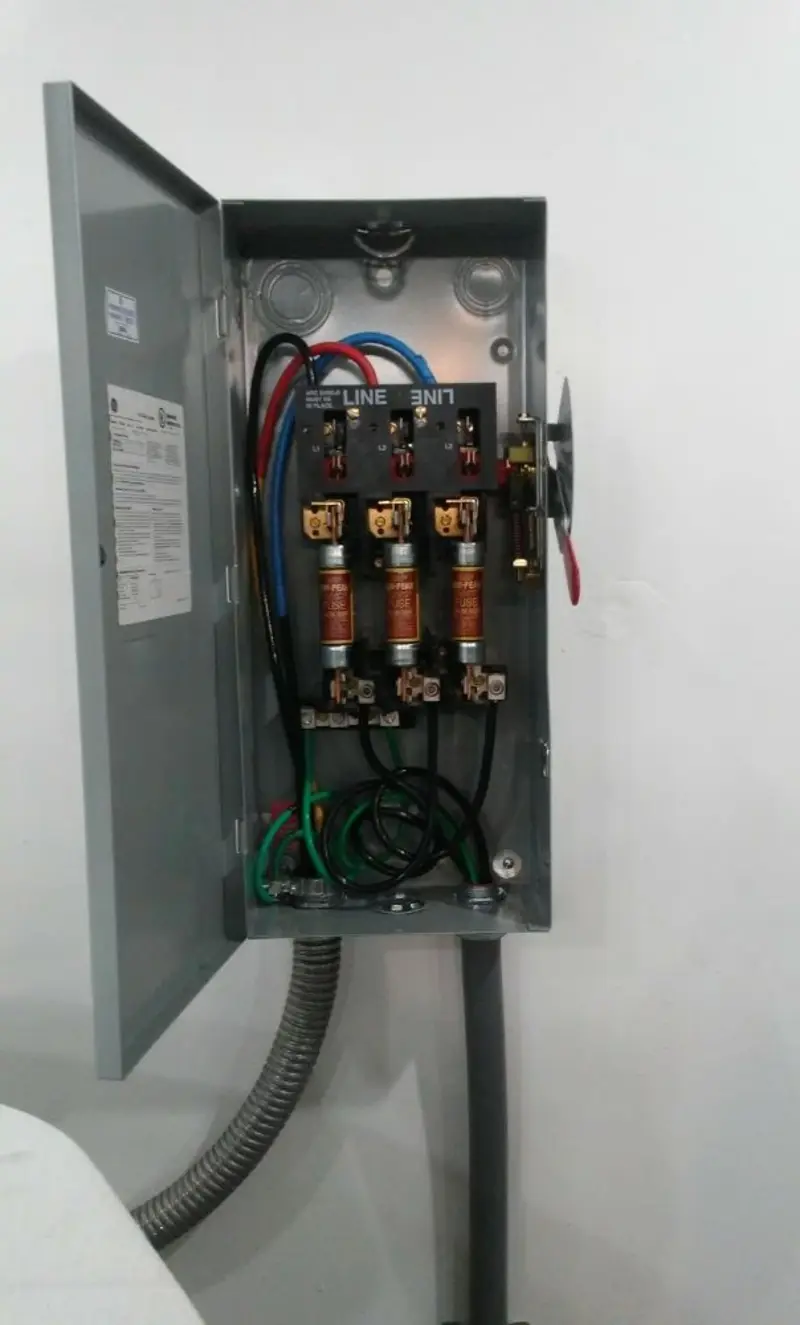 Three-phase disconnect switch installed for Smoke Detector Installation in Conway